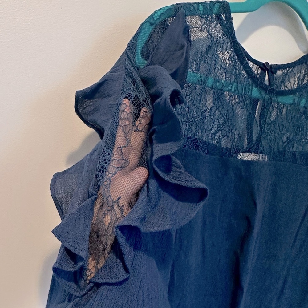 Entro Lace Ruffle Top - Picture 4 of 7